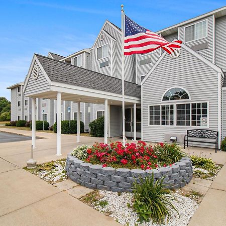 Microtel Inn And Suites Manistee Kültér fotó