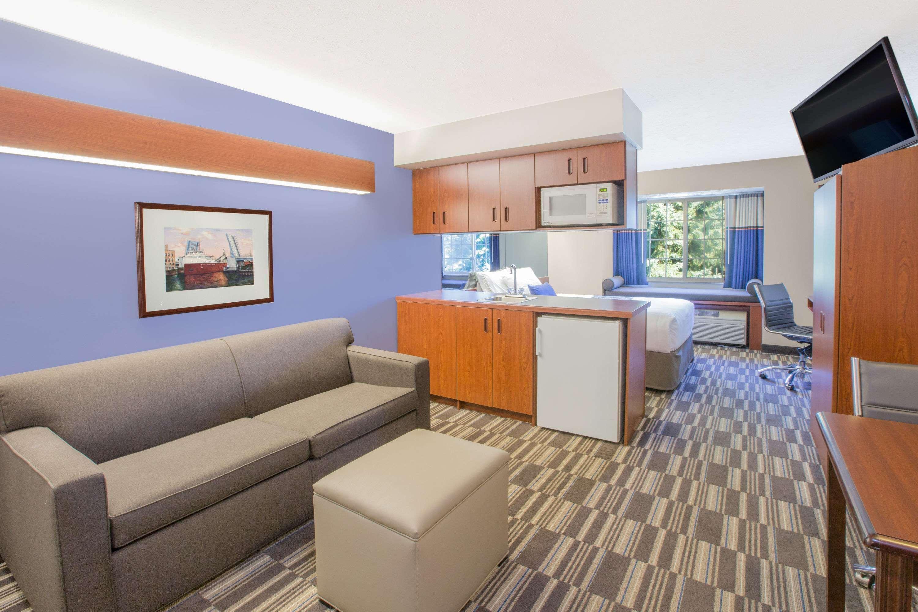 Microtel Inn And Suites Manistee Kültér fotó