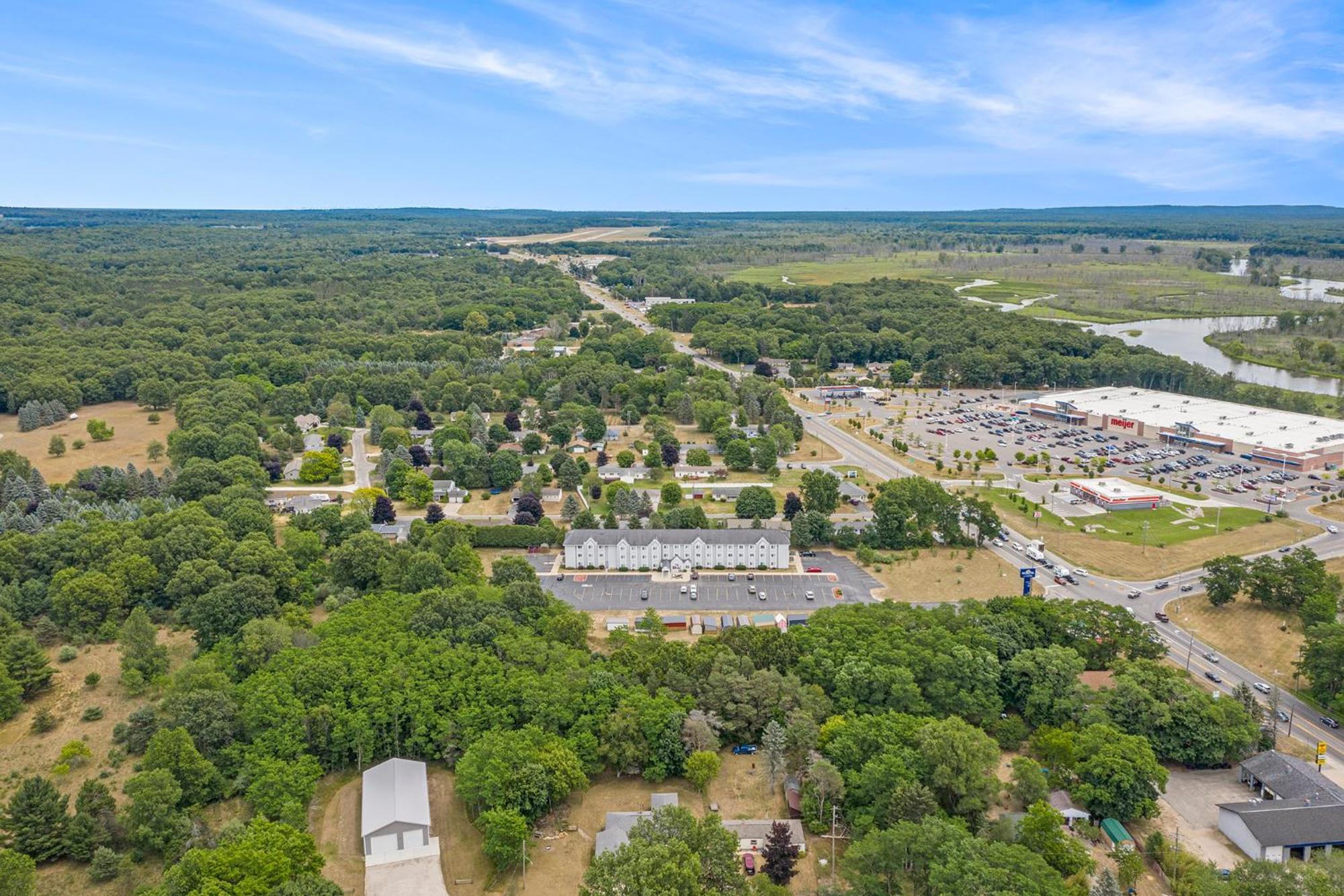 Microtel Inn And Suites Manistee Kültér fotó